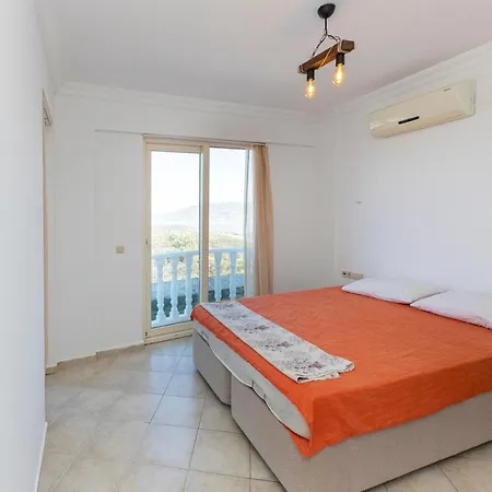 Charming And Peaceful Villa With Shared Pool In Milas Villa